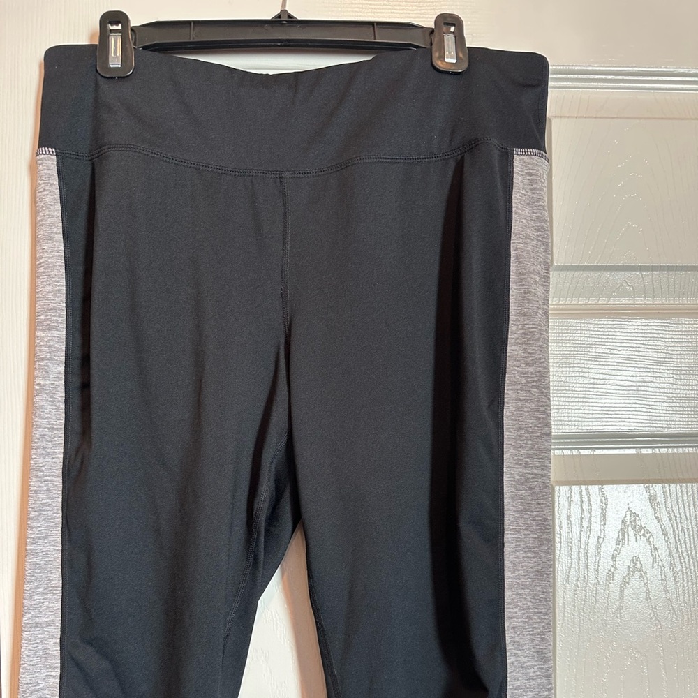 Ideology capris , sizeXL, almost new.